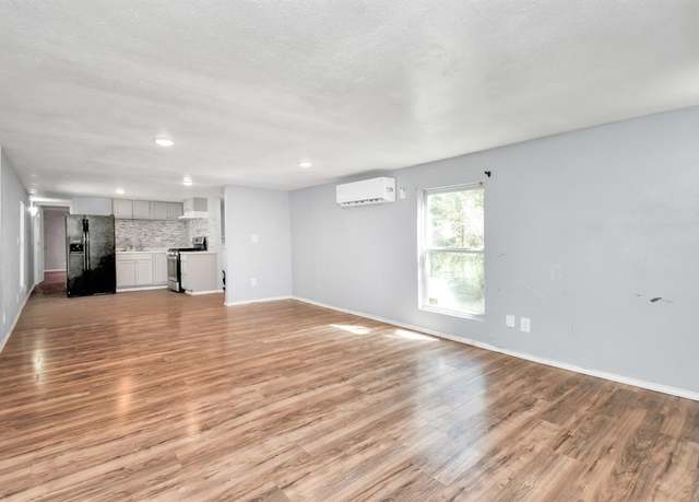 Property at 340 Hensley Rd, Shepherd, TX 77371, 2 beds, 1.5 baths