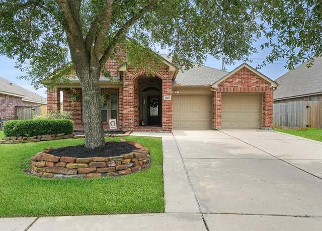 Property at 31815 Forest Oak Ln, Conroe, TX 77385, 4 beds, 2 baths