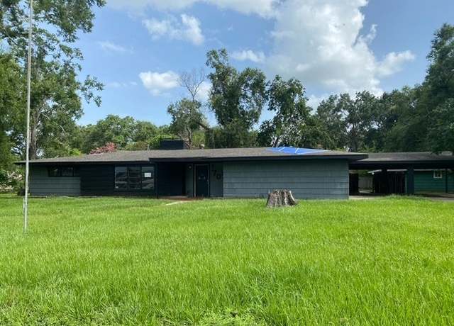 Property at 705 W Norris St, El Campo, TX 77437, 3 beds, 2.5 baths