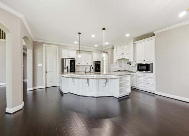 Property at 2401 Lake Shadows Ln, Friendswood, TX 77546, 5 beds, 4 baths