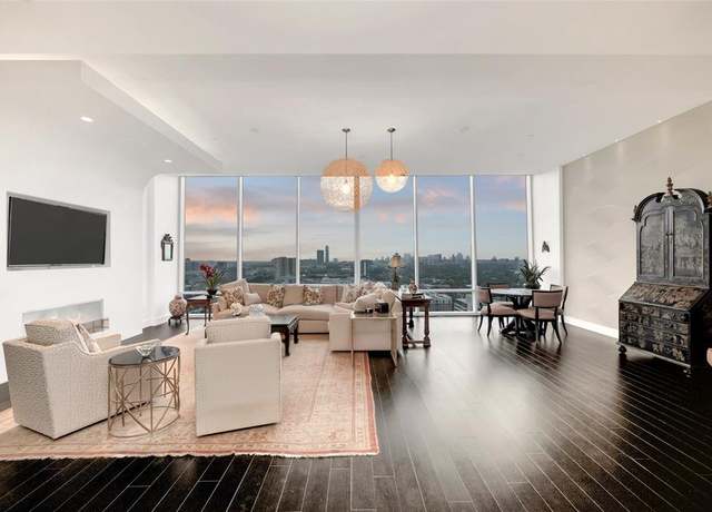 Property at 2727 Kirby Dr Unit 19L, Houston, TX 77098, 3 beds, 3.5 baths