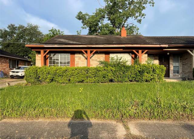 Property at 9614 Wellsworth Dr, Houston, TX 77083, 3 beds
