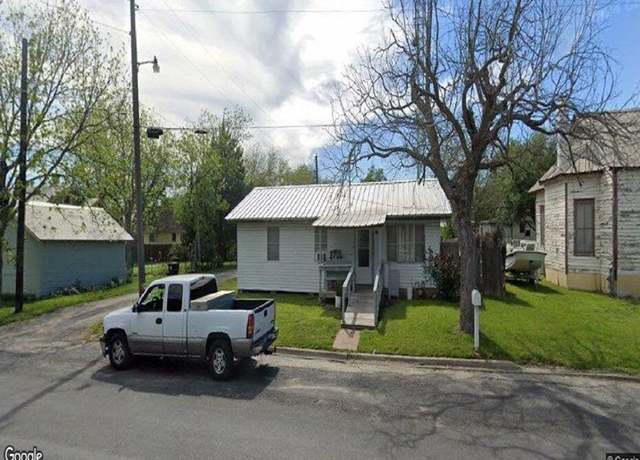 Property at 505 Kellet Ave Ave N, Schulenburg, TX 78956, 3 beds, 1 bath