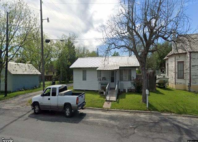 Property at 505 Kellet Ave Ave N, Schulenburg, TX 78956, 3 beds, 1 bath