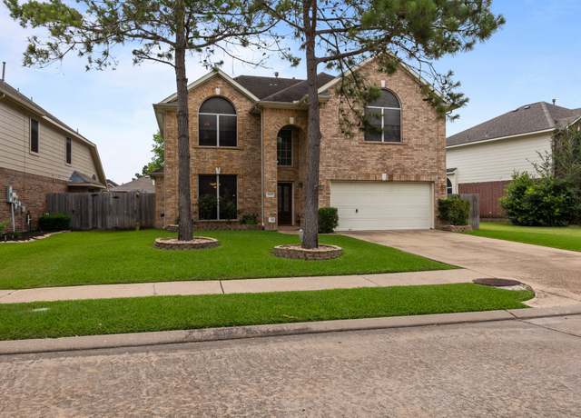 Property at 2615 Crystal Falls Dr, Pearland, TX 77584, 4 beds, 2.5 baths