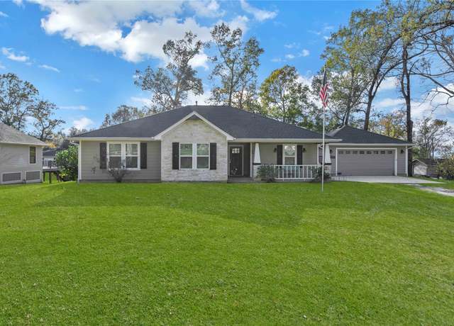 Property at 411 Resort Dr, Livingston, TX 77351, 4 beds, 2 baths