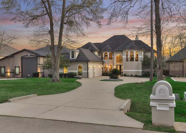 Property at 11420 Grand Pine Dr, Montgomery, TX 77356, 4 beds, 3.5 baths