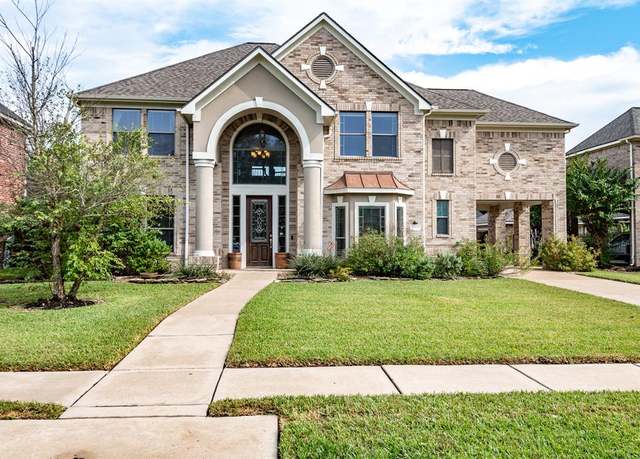 Property at 204 Grand Creek Dr, League City, TX 77573, 4 beds, 3.5 baths