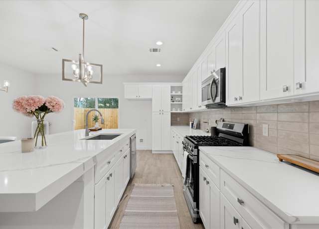 Property at 7814 Beckley St, Houston, TX 77088, 3 beds, 2.5 baths