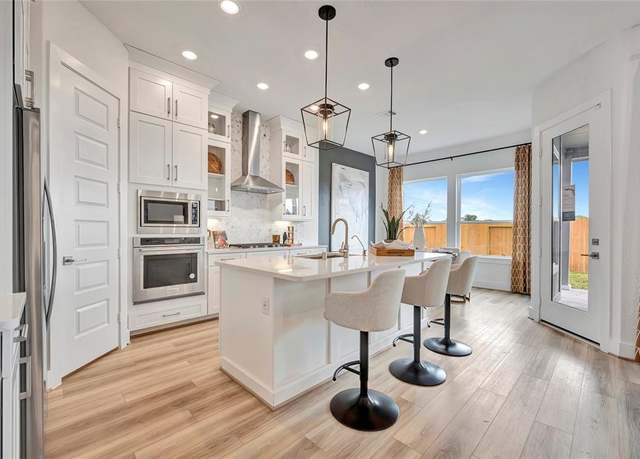 Property at 3012 Valley Peak Dr, Houston, TX 77063, 3 beds, 2.5 baths