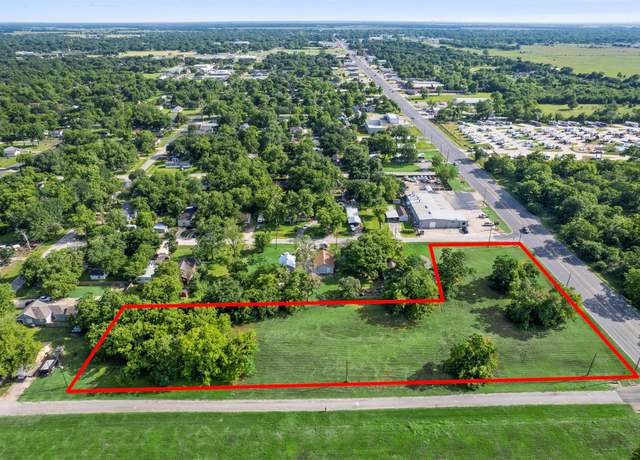Property at 205 W Columbus, Wharton, TX 77488