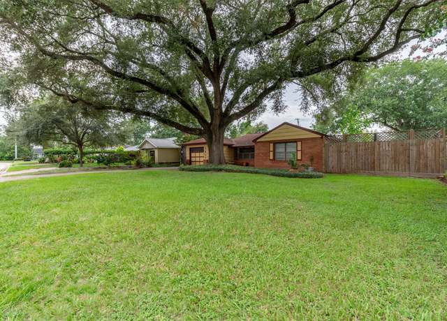 Property at 1457 Confederate Rd, Houston, TX 77055, 3 beds, 2 baths
