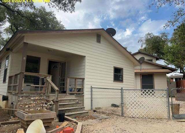 Property at 542 Greenwood St, Canyon Lake, TX 78133, 3 beds, 1 bath