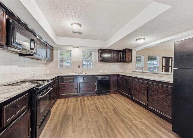 Property at 2511 Prairie Ave, Pasadena, TX 77506, 3 beds, 1.5 baths