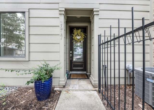 Property at 1917 Summer St, Houston, TX 77007, 3 beds, 3 baths