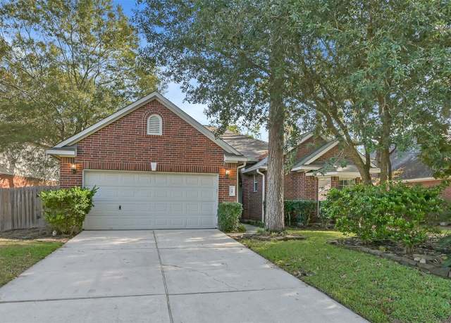 Property at 30 Davis Cottage Ct, The Woodlands, TX 77385, 4 beds, 2 baths