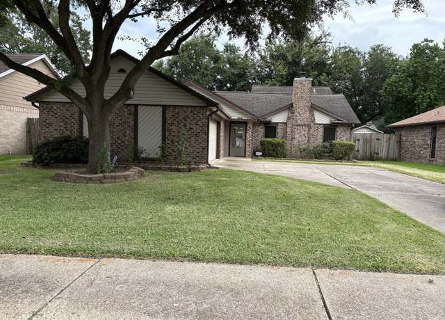 Property at 10928 Collingswood Dr, La Porte, TX 77571, 4 beds, 3 baths