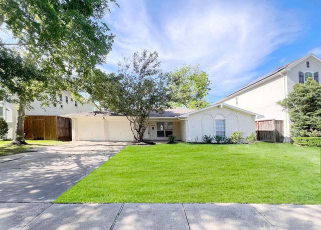 Property at 4616 Birch St, Bellaire, TX 77401, 3 beds, 2 baths