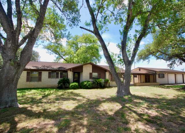 Property at 2388 Us Highway 77 S, Hallettsville, TX 77964, 3 beds, 2.5 baths