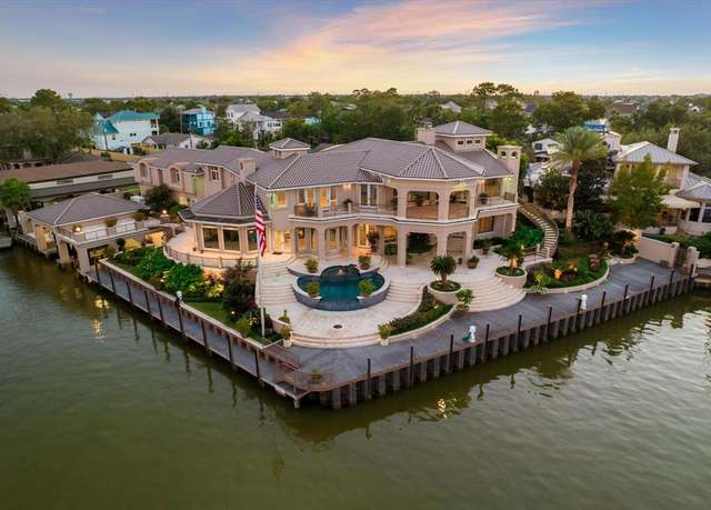 Property at 112 Bayou Ln, Kemah, TX 77565, 5 beds, 8.5 baths