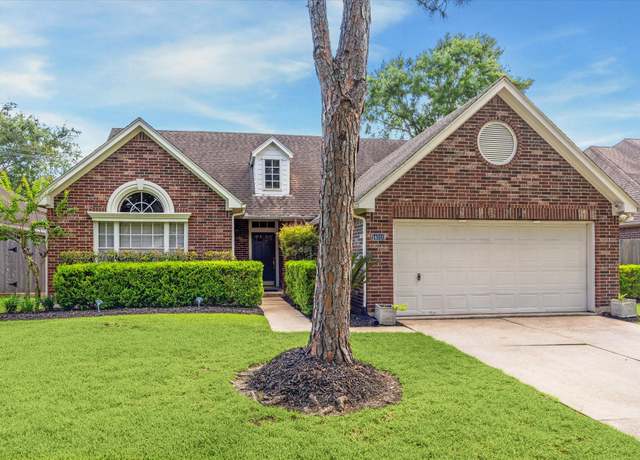 Property at 14010 Crown Glen Ct, Houston, TX 77062, 3 beds, 2 baths