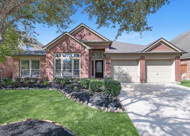 Property at 13703 Evening Wind Dr, Pearland, TX 77584, 4 beds, 3 baths