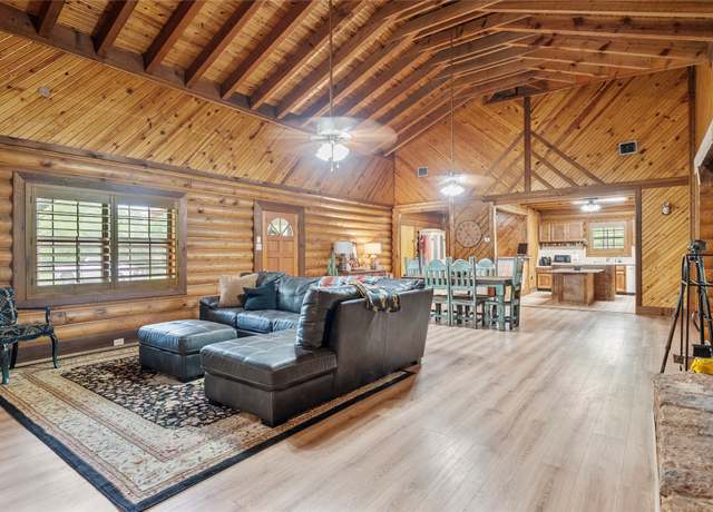 Property at 12056 Forest Glen Dr, Conroe, TX 77303, 3 beds, 2.5 baths