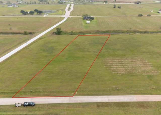 Property at 441 Buffalo Trl, Angleton, TX 77515