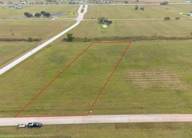 Property at 441 Buffalo Trl, Angleton, TX 77515
