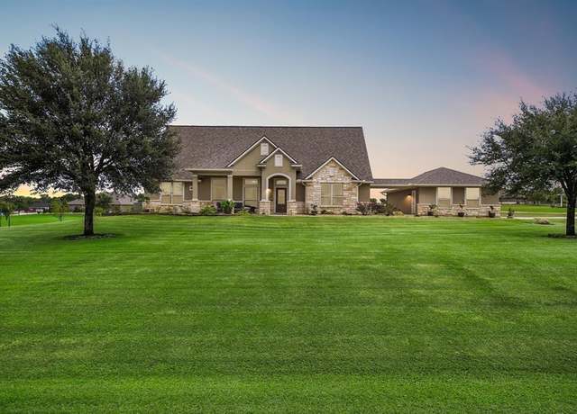 Property at 586 Ruby Dr, Bellville, TX 77418, 5 beds, 3 baths
