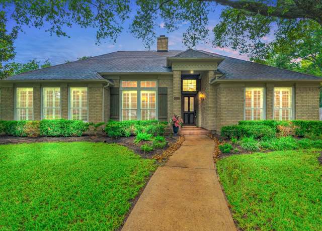 Property at 4907 Aberdeen Cir, Sugar Land, TX 77479, 3 beds, 2.5 baths