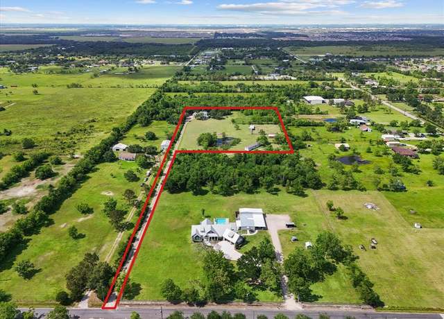 Property at 8253 Carolyn St, Santa Fe, TX 77517, 4 beds, 3 baths