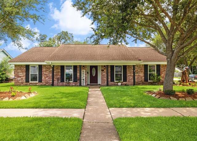 Property at 3214 Churchill St, Pearland, TX 77581, 4 beds, 2 baths