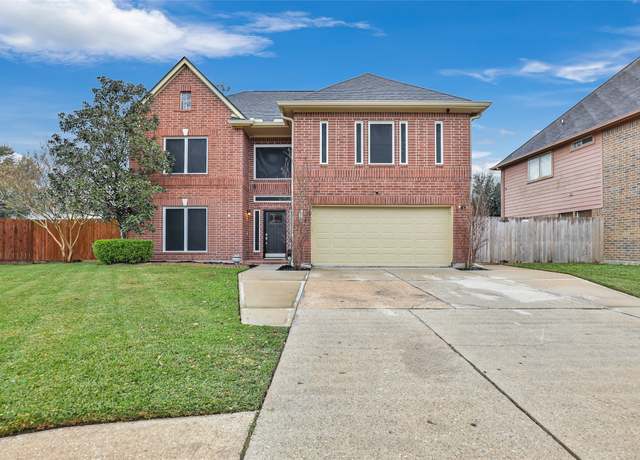 Property at 318 Dunford Ct, Highlands, TX 77562, 4 beds, 2.5 baths