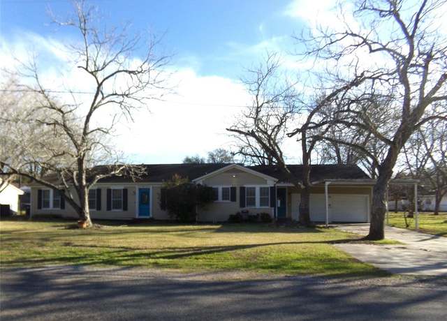 Property at 305 W Converse St, Weimar, TX 78962, 2 beds, 2 baths