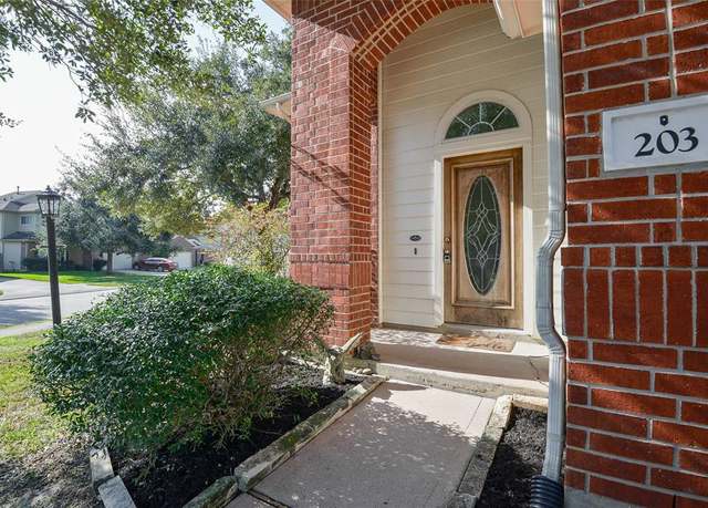 Property at 203 Annatto Ln, Crosby, TX 77532, 4 beds, 2.5 baths