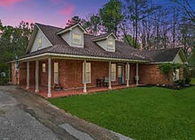 Property at 310 Medford St, Vidor, TX 77662, 4 beds, 3 baths