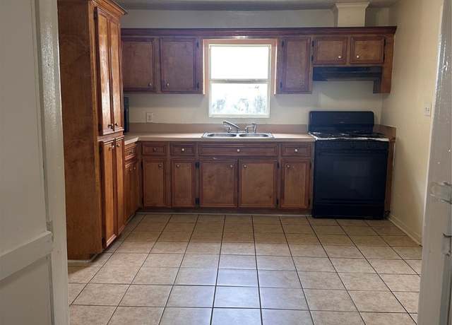 Property at 2122 Kowis St, Houston, TX 77093, 3 beds, 1 bath