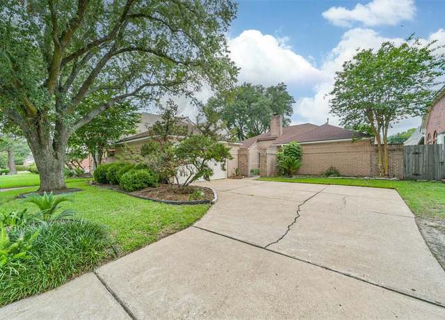 Property at 11726 Pecan Creek Dr, Houston, TX 77043, 3 beds, 2 baths