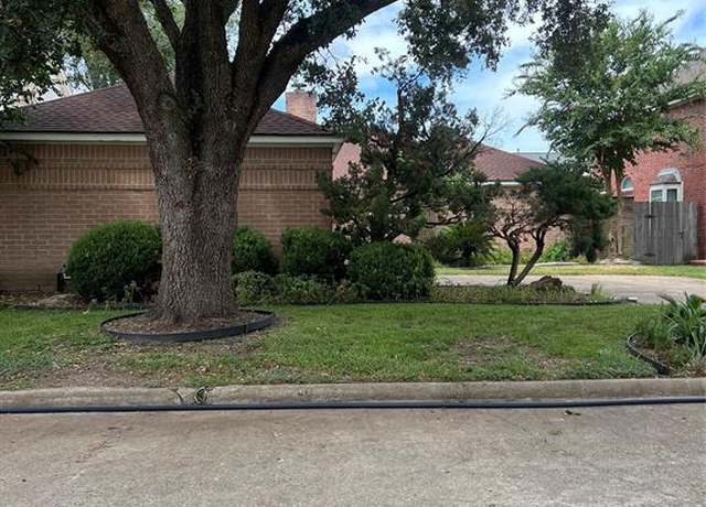 Property at 11726 Pecan Creek Dr, Houston, TX 77043, 3 beds, 2 baths