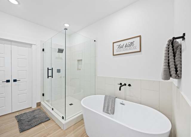Property at 5815 Highland Sky Ln, Houston, TX 77091, 3 beds, 2.5 baths