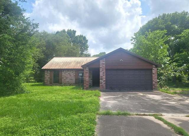 Property at 202 County Road 402, Bay City, TX 77414, 3 beds, 2 baths