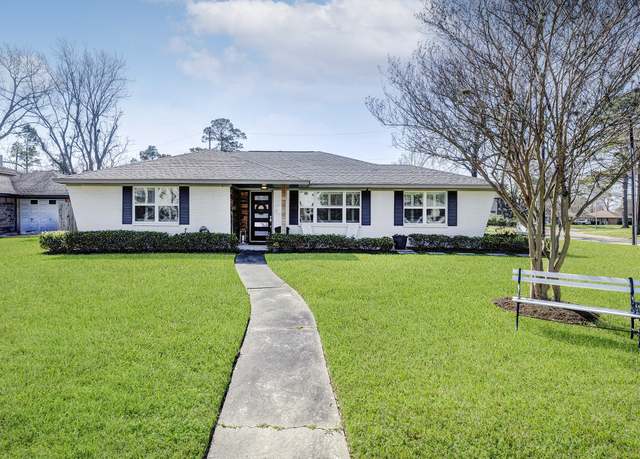 Property at 2227 Hialeah Dr, Houston, TX 77018, 3 beds, 2 baths