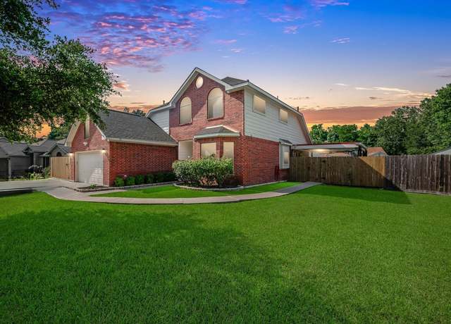 Property at 3106 Lake Breeze Ln, Crosby, TX 77532, 3 beds, 2.5 baths