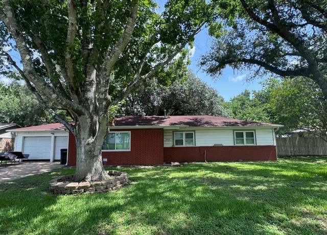 Property at 1908 W Norris St, El Campo, TX 77437, 3 beds, 1.5 baths