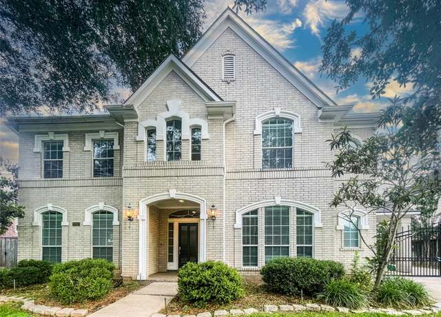 Property at 8707 Westbrook Forest Dr, Sugar Land, TX 77479, 4 beds, 3.5 baths