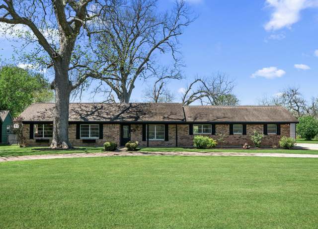 Property at 202 Neal Rd, Wharton, TX 77488, 3 beds, 2 baths