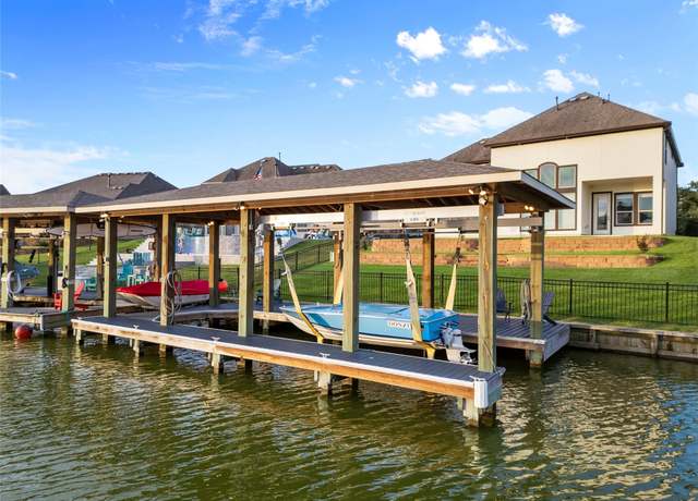 Property at 528 Amalfi Dr, League City, TX 77565, 4 beds, 3.5 baths