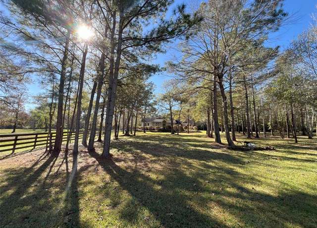 Property at 26161 Crown Ranch Blvd, Montgomery, TX 77316