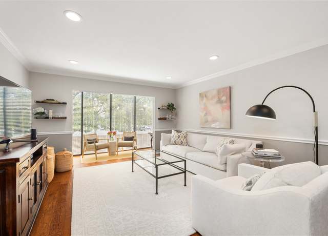 Property at 7575 Katy Fwy #112, Houston, TX 77024, 2 beds, 2 baths